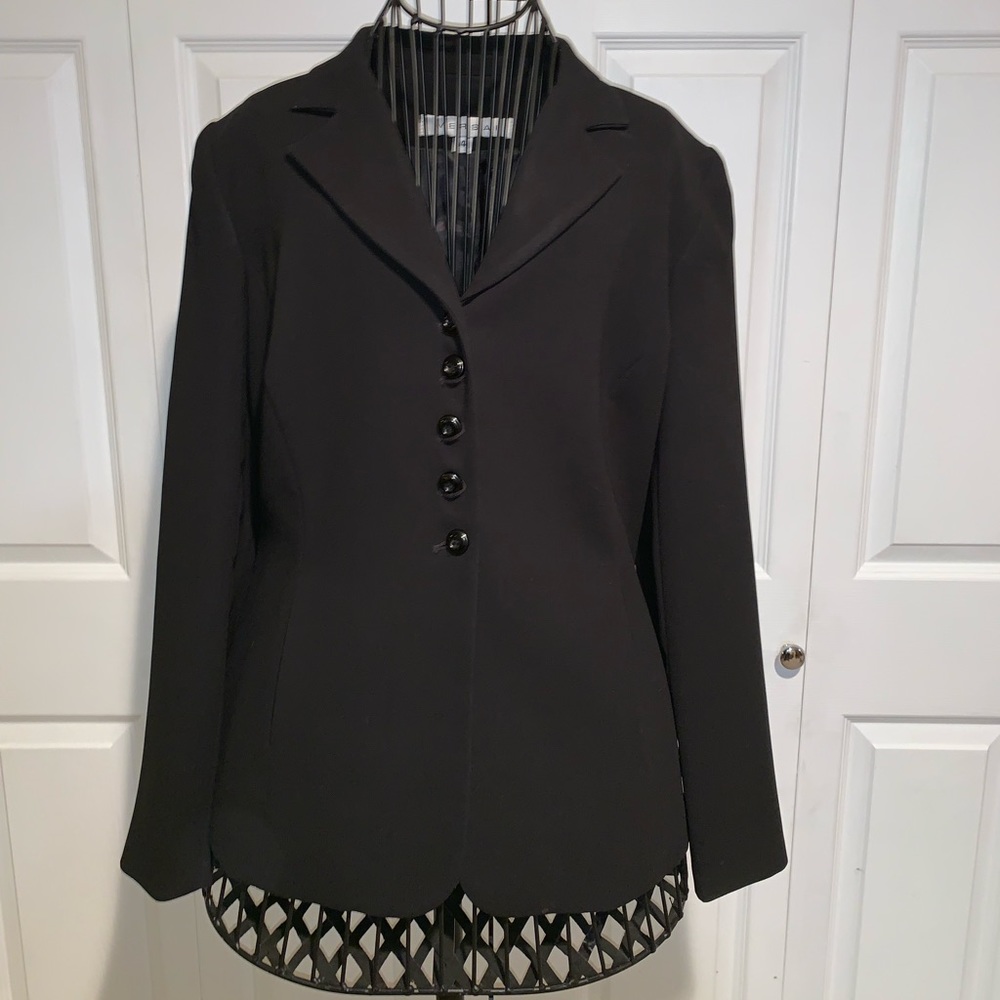 Versai Skirt Suit